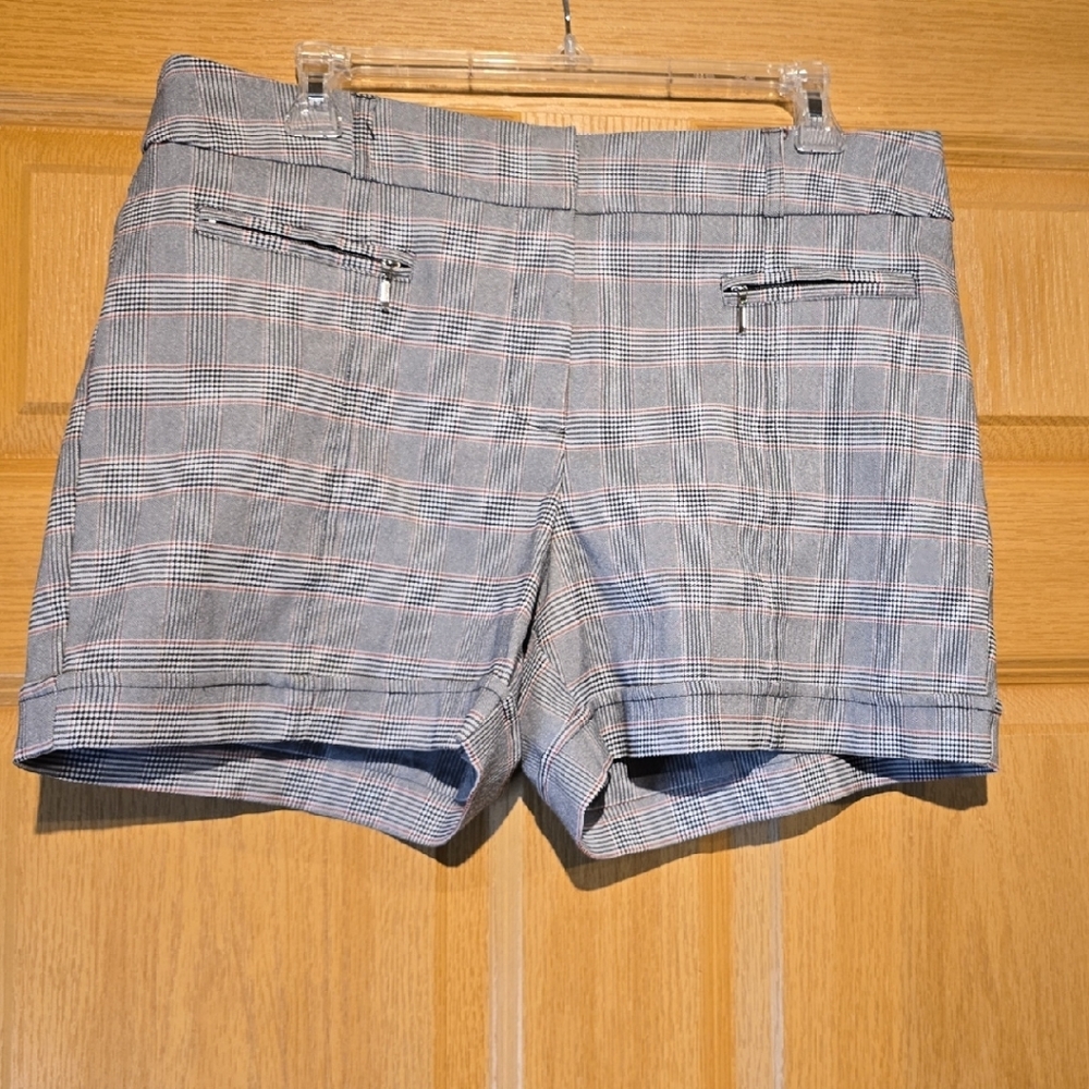 Soho Women's Gray Plaid Shorts